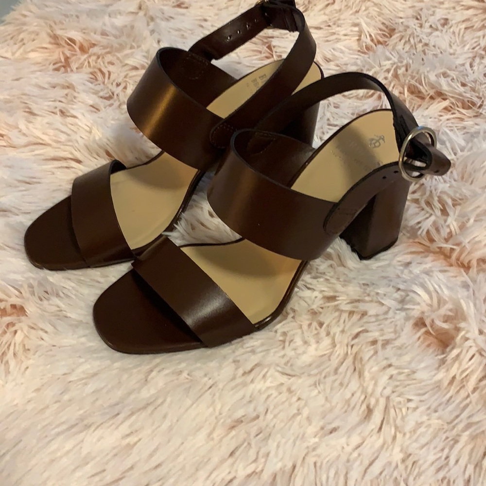 Brooks Brothers Chunky Heel Open Toe Sandal